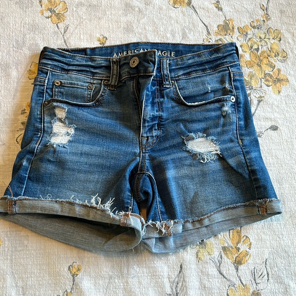 American Eagle Super Stretch Midi Shorts Size 2